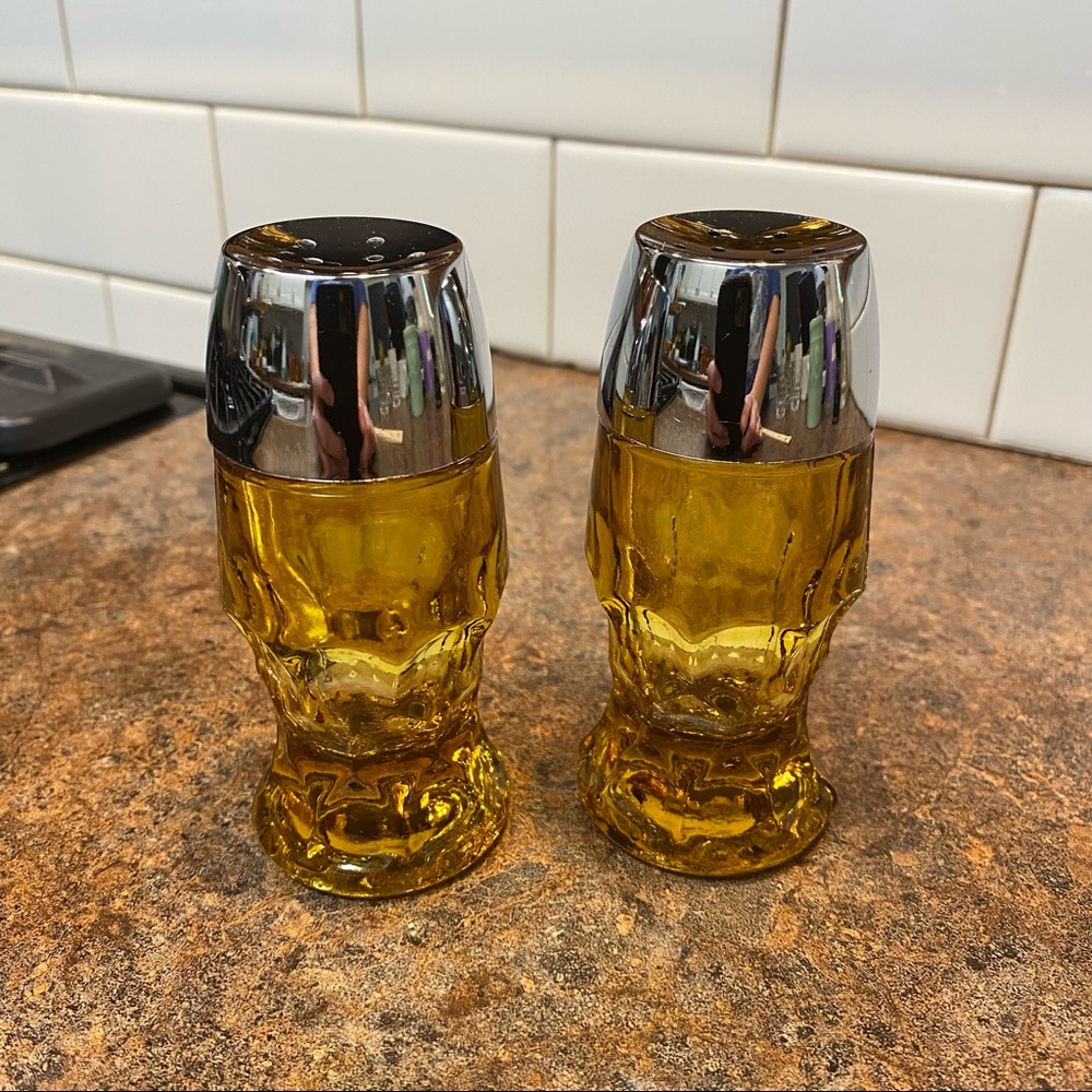Vintage Viking Glass Salt & Pepper Shakers - Georgian Honeycomb Amber